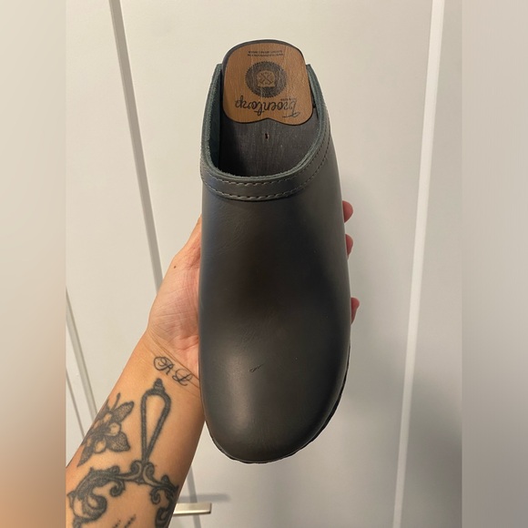 Trogentorp gray clogs size 40 with wooden soles and stud details - Picture 8 of 11